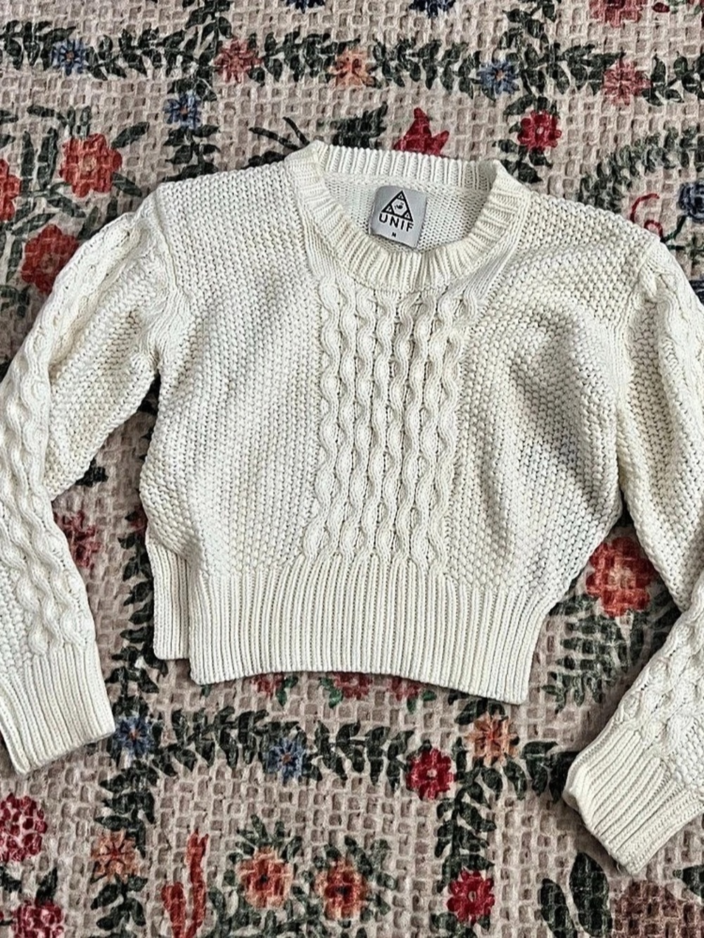 UNIF x UO Cropped Cable-Knit Sweater White Medium